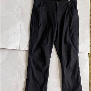 Eddie Bauer Men's Black active pants. 36X32.